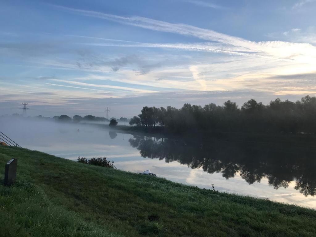 Ons Maashuisje Maaseik Exterior foto